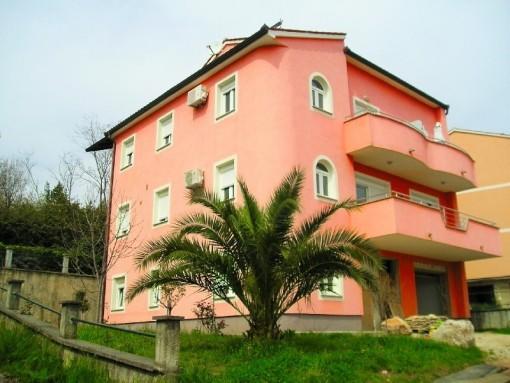 Apartments Eni Ловран Екстер'єр фото