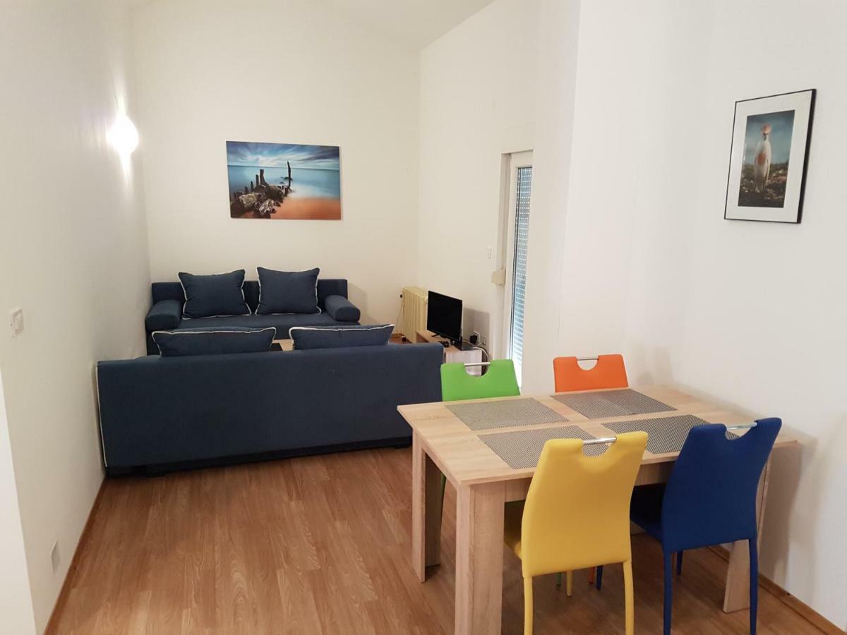 Apartments Eni Ловран Екстер'єр фото