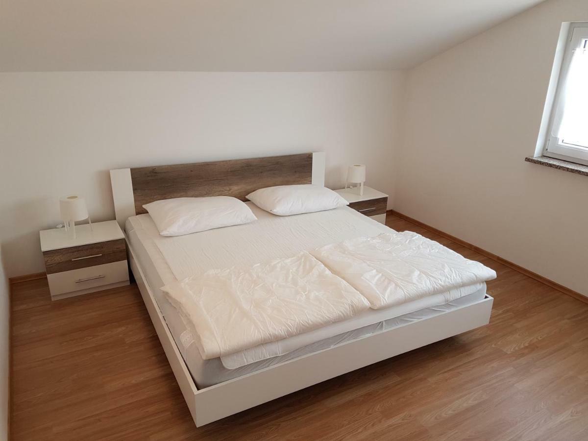 Apartments Eni Ловран Екстер'єр фото