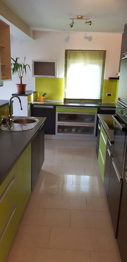 Apartments Eni Ловран Екстер'єр фото